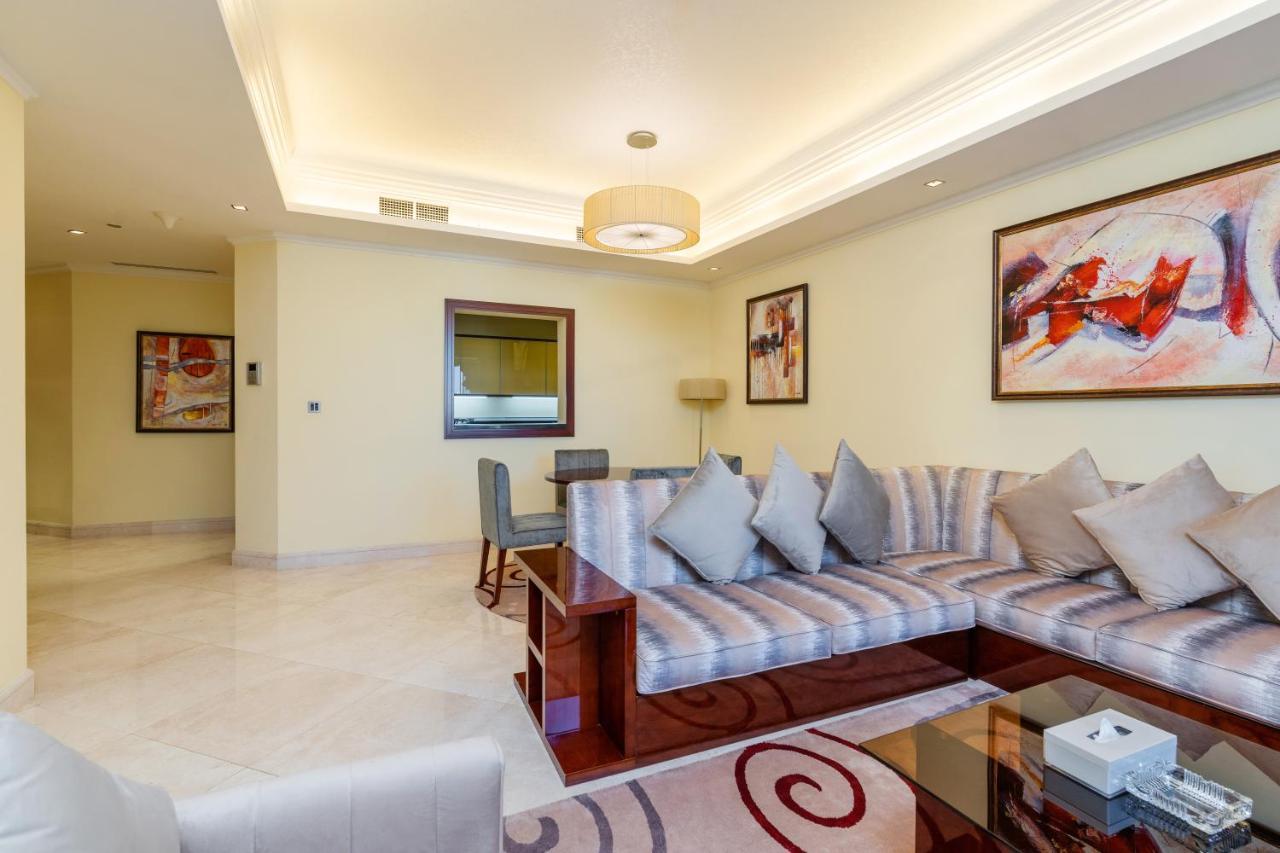Royal Club By Rvhr, Grandeur Residence Crescent Palm Jumeirah Dubái Exterior foto