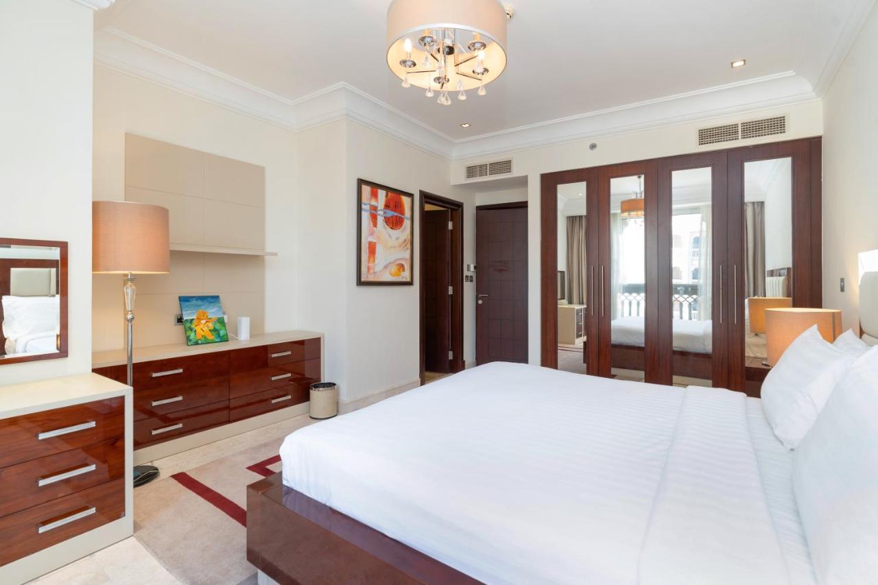 Royal Club By Rvhr, Grandeur Residence Crescent Palm Jumeirah Dubái Exterior foto