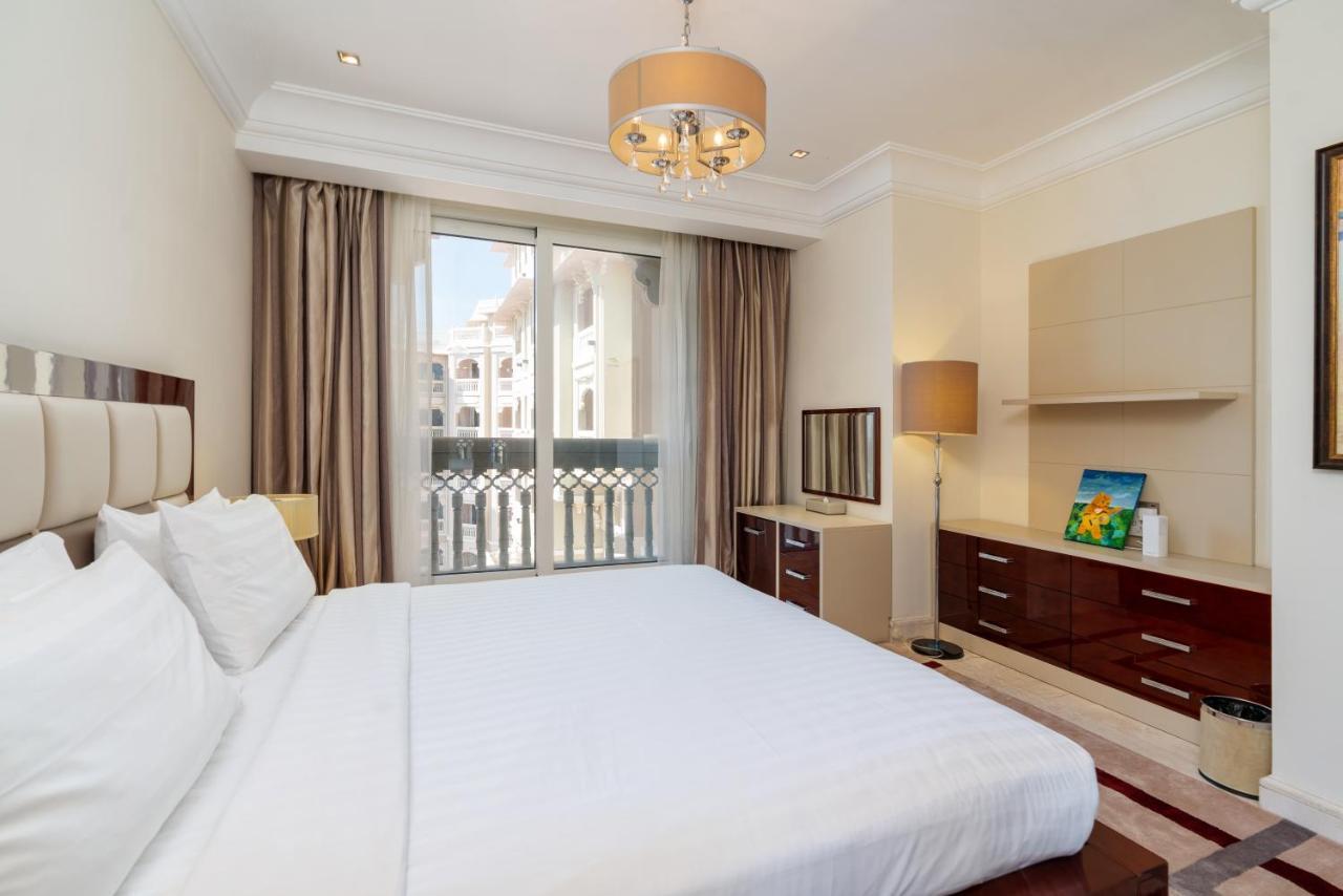 Royal Club By Rvhr, Grandeur Residence Crescent Palm Jumeirah Dubái Exterior foto