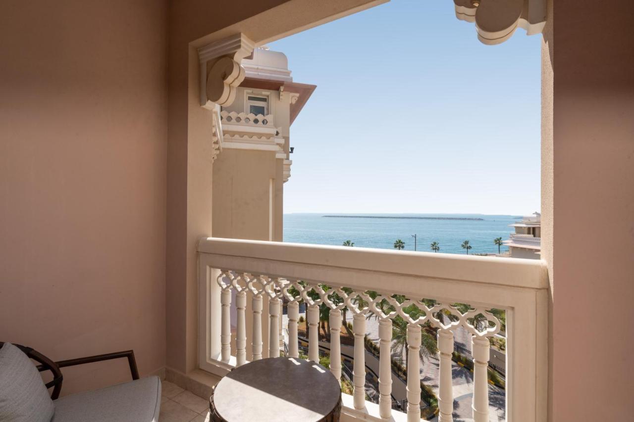 Royal Club By Rvhr, Grandeur Residence Crescent Palm Jumeirah Dubái Exterior foto
